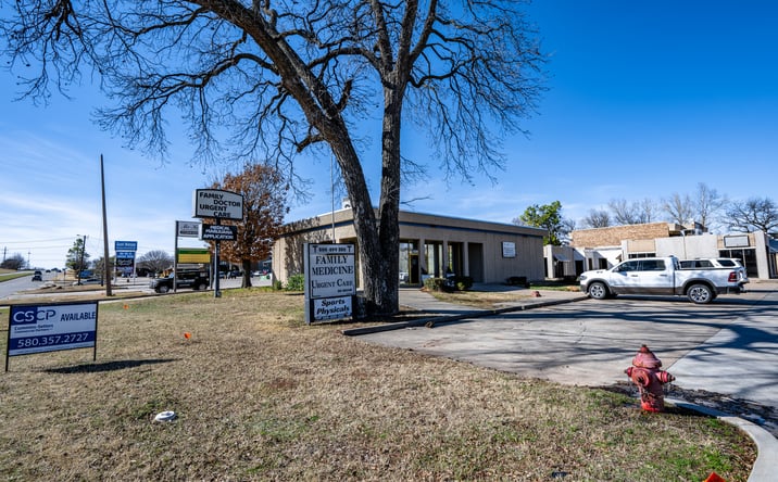 Pictures of Office, Retail property located at 4121 W Gore Blvd, Lawton, OK 73505 for sales - image #1