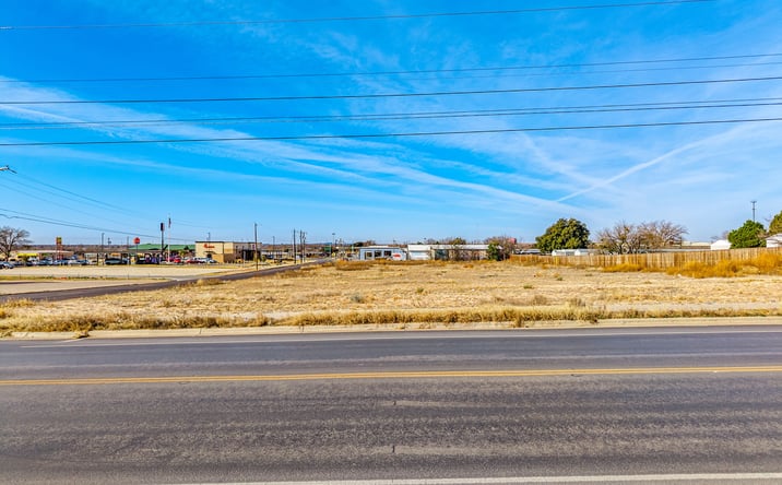 Pictures of Land property located at 2215 Martin Luther King Dr, San Angelo, TX 76903 for sales - image #1