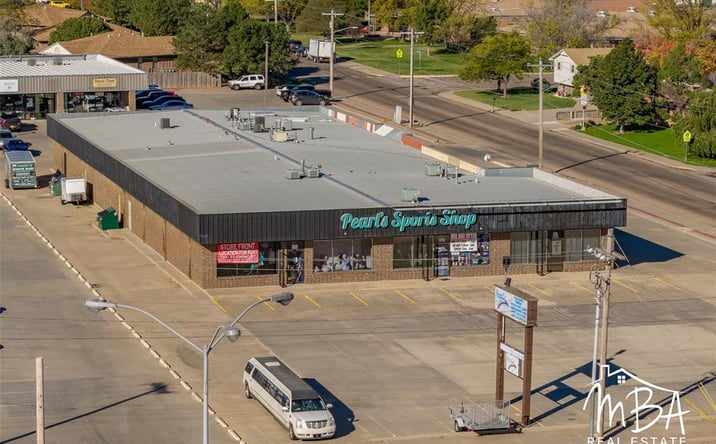 Pictures of Retail, Mixed Use property located at 1213 Fleming St, Garden City, KS 67846 for sales - image #1