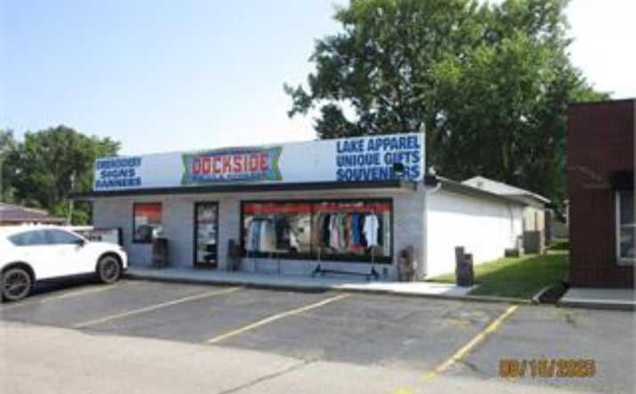 Pictures of Retail property located at 1100 S Huntington Street, Syracuse, IN 46567 for sales - image #1