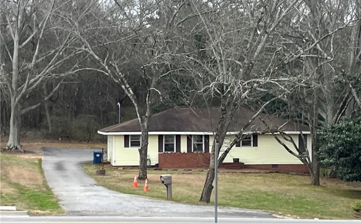 Pictures of Office property located at 315 N Broad Street, Winder, GA 30680 for sales - image #1