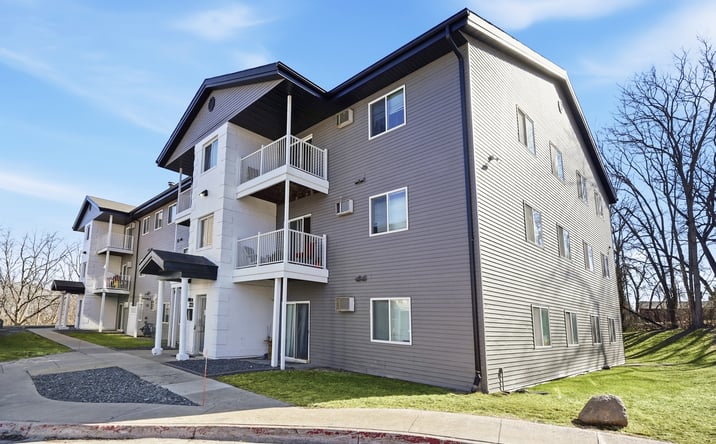 Pictures of Multifamily property located at 530 E Kenyon Ave, Des Moines, IA 50315, 211 McKinley Ave, Des Moines, IA 50315 for sales - image #1