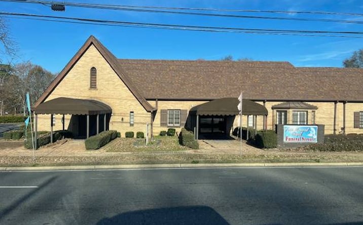 Pictures of Office property located at 9012 Parkway E, Birmingham, AL 35206 for sales - image #1