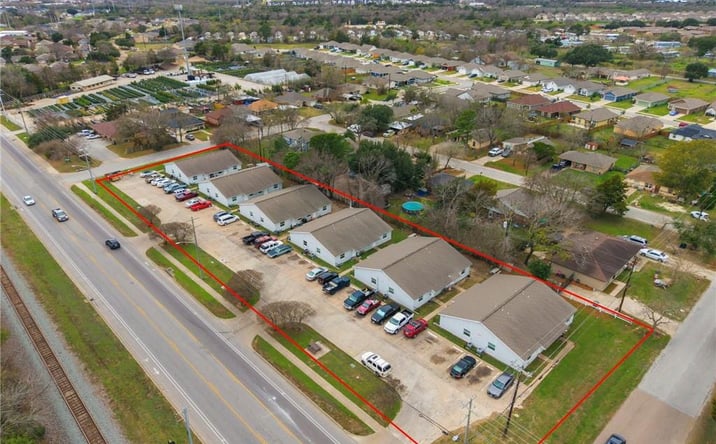 Pictures of Multifamily property located at 1900-1910 Finfeather, Bryan, TX 77801 for sales - image #1