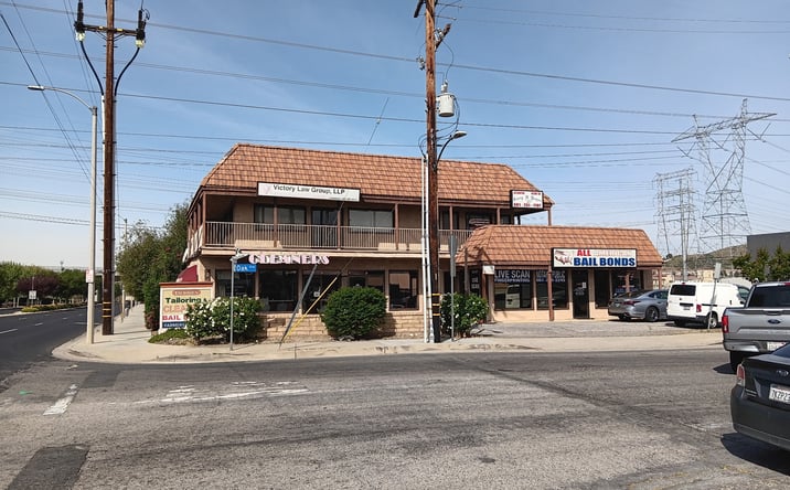 Pictures of Retail, Office, Mixed Use property located at 26707 Oak Ave, Santa Clarita, CA 91351 for sales - image #1