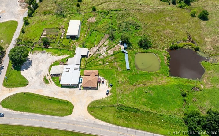 Pictures of Business for Sale property located at 1853 S Broadway Street, Coalgate, OK 74538 for sales - image #1