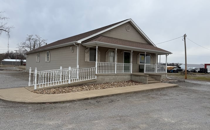 Pictures of Retail property located at 5 Veteran's Drive, Harrisburg, IL 62946 for sales - image #1