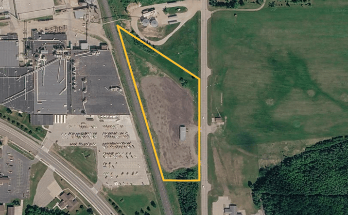 Pictures of Industrial, Retail property located at 601 Main Avenue NE, Warroad, MN 56763 for sales - image #1