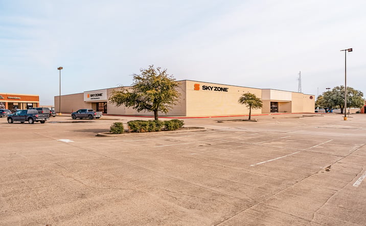 Pictures of Retail property located at 5050 W Waco Dr, Waco, TX 76710 for sales - image #1