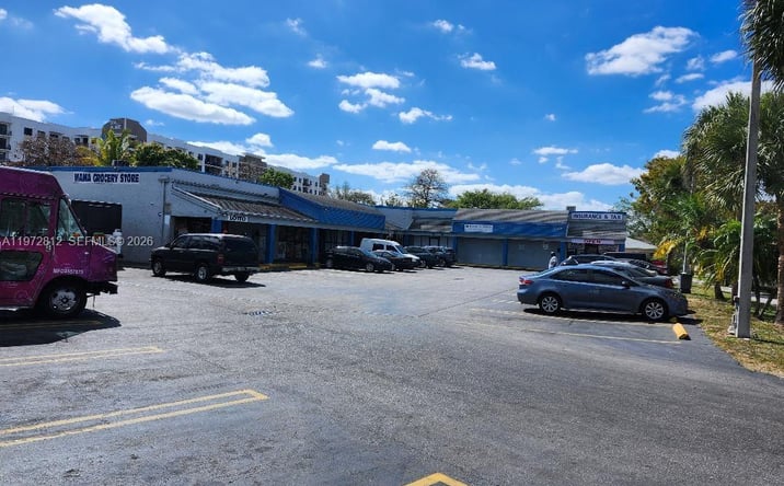 Pictures of Retail property located at 10200 SW 183rd St, Miami, FL 33157 for sales - image #1