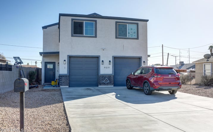 Pictures of Multifamily property located at 1024 S 4th Ave, Phoenix, AZ 85003 for sales - image #1