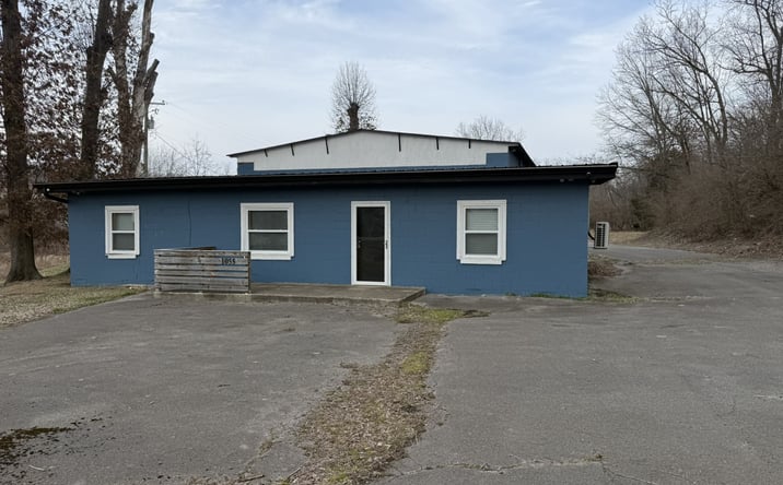 Pictures of Mixed Use, Office, Retail property located at 1055w Shelby St, Junction City, KY 40440 for sales - image #1