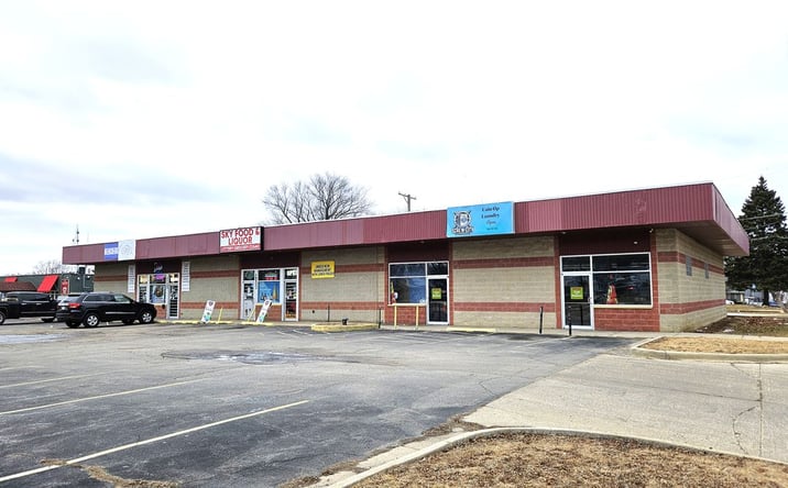 Pictures of Retail property located at 4201-4205 W State St, Rockford, IL 61102 for sales - image #1