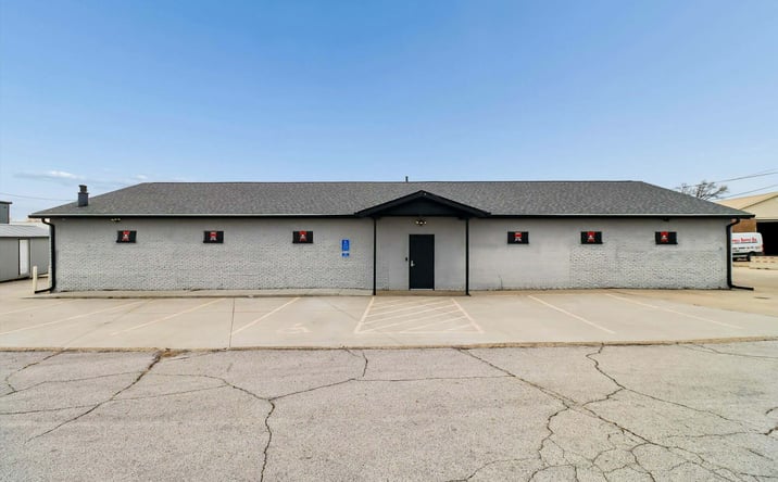 Pictures of Industrial property located at 1525 E Army Post Rd, Des Moines, IA 50320 for sales - image #1