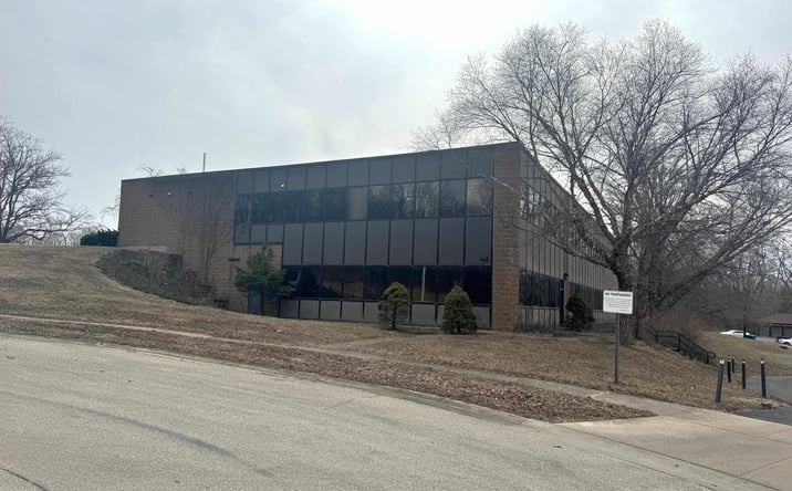 Pictures of Office property located at 2040 Hill Meadows Drive, Springfield, IL 62702 for sales - image #1