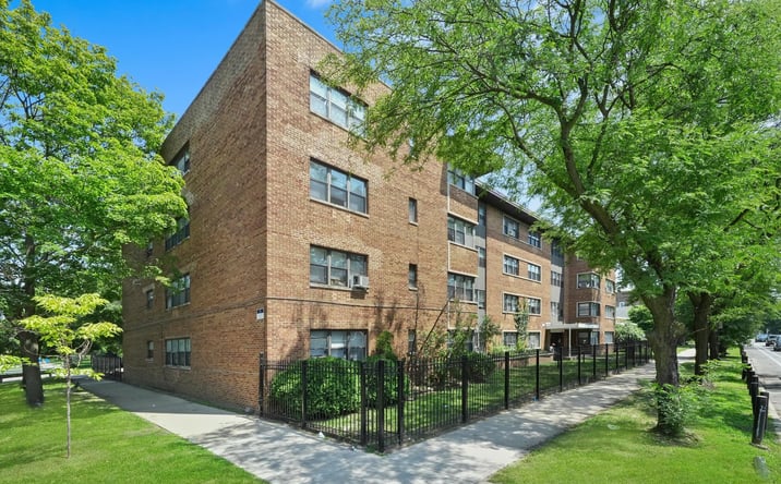 Pictures of Multifamily property located at 7801 S South Shore Drive, Chicago, IL 60649 for sales - image #1