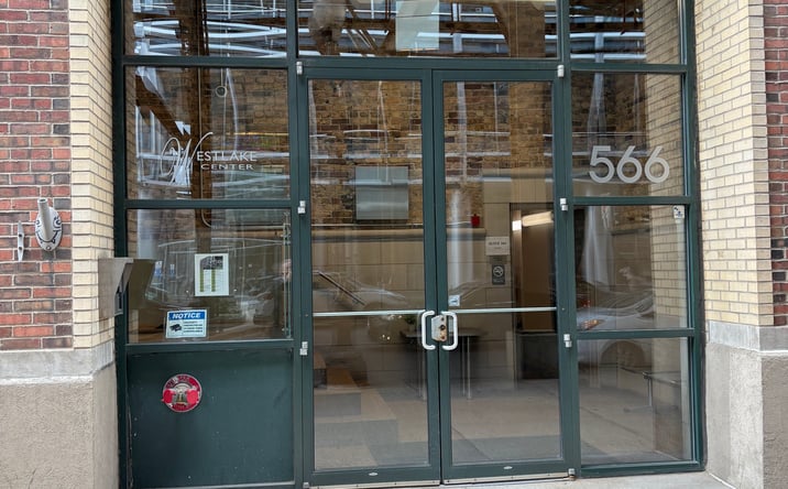 Pictures of Office property located at 566 W Lake St, Chicago, IL 60661 for sales - image #1