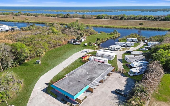 Pictures of Hospitality, Mixed Use, Mobile Home Park, Multifamily property located at 1422 US-441, Okeechobee, FL 34974 for sales - image #1