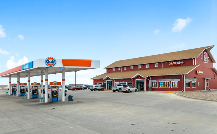 Pictures of Retail property located at 2010 Indorf Ave, Holstein, IA 51025 for sales - image #1