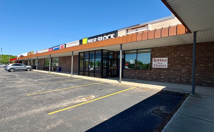 Pictures of Business for Sale, Retail property located at 1681 Benzie Hwy, Benzonia, MI 49616 for sales - image #1