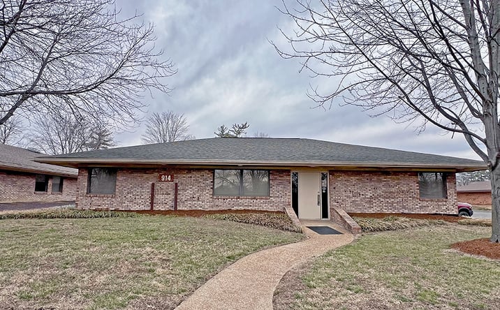 Pictures of Office property located at 2900 Frank Scott Pkwy W, Belleville, IL 62223 for sales - image #1