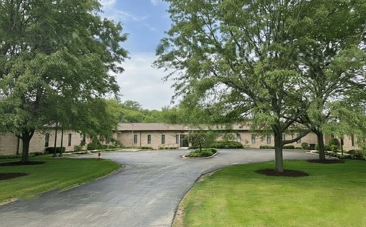 Pictures of Office property located at 850 W Bartlett Rd, Bartlett, IL 60103 for sales - image #1