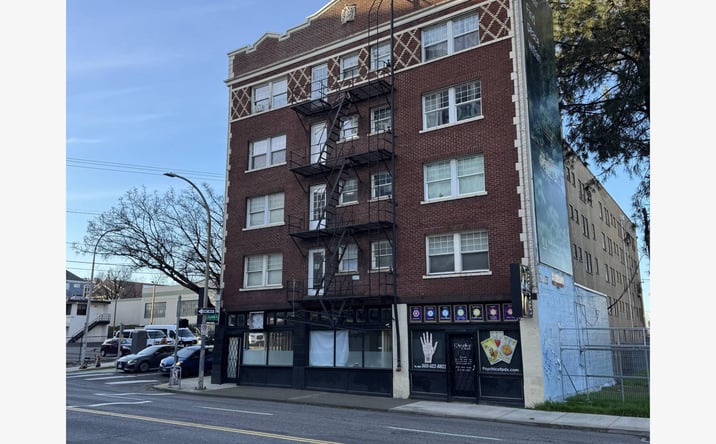 Pictures of Office, Retail property located at 10 NW 16th Ave, Portland, OR 97209 for sales - image #1