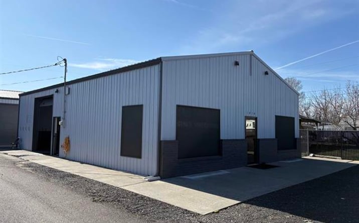 Pictures of Retail, Industrial property located at 1416 W Ainsworth St, Pasco, WA 99301 for sales - image #1