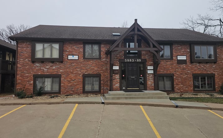 Pictures of Office property located at 5885 SW 29th ST, Topeka, KS 66614 for sales - image #1