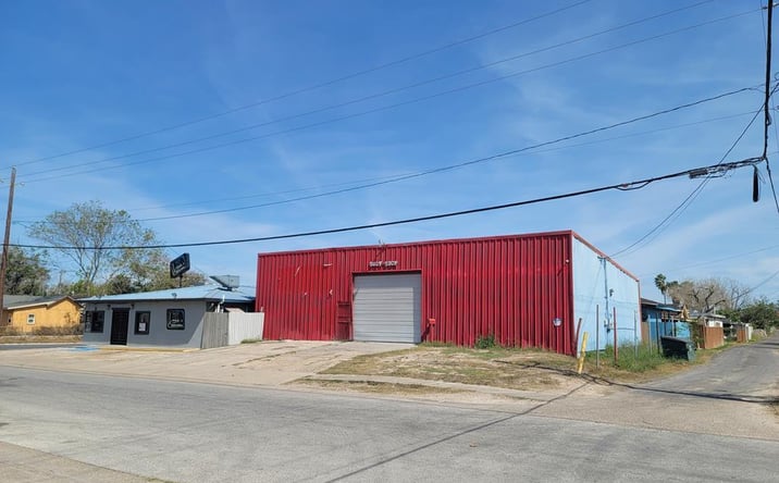 Pictures of Retail, Industrial property located at 2404 13th St. #1&2, Brownsville, TX 78521 for sales - image #1