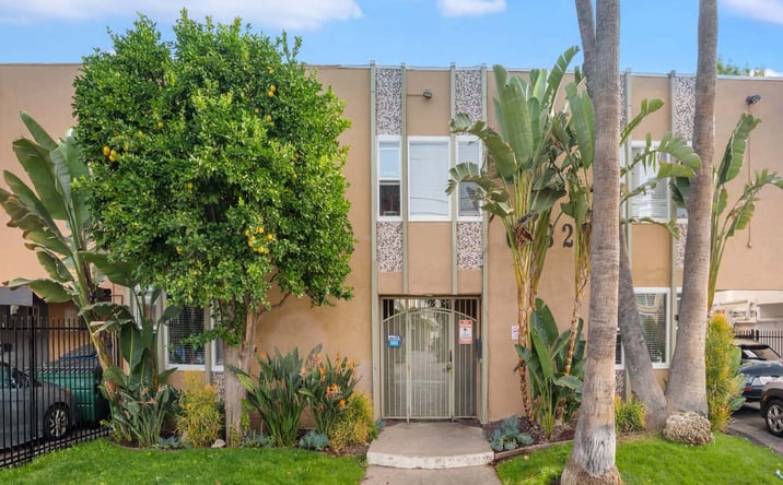 Pictures of Multifamily property located at 6632 Darby Ave, Los Angeles, CA 91335 for sales - image #1