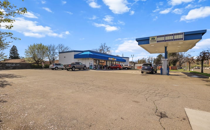Pictures of Retail property located at 1715 Walnut St, Red Bluff, CA 96080 for sales - image #1