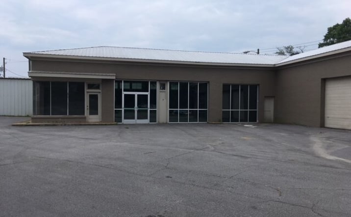 Pictures of Retail property located at 116 W Bankhead Hwy, Villa Rica, GA 30180 for sales - image #1
