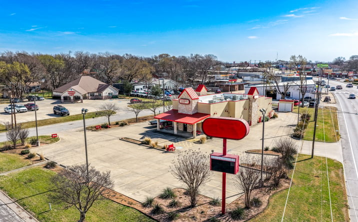 Pictures of Retail property located at 1014 W Moore Ave, Terrell, TX 75160 for sales - image #1