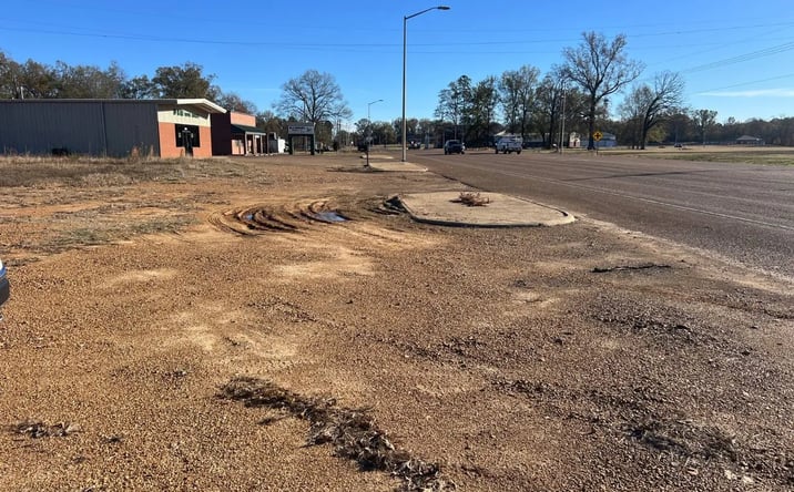 Pictures of Land property located at 3788 Commerce Street, Grenada, MS 38901 for sales - image #1