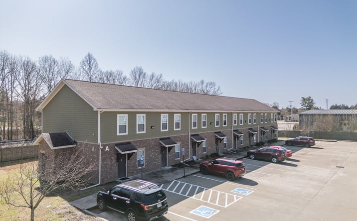 Pictures of Multifamily property located at 156 Silver St, Tullahoma, TN 37388 for sales - image #1