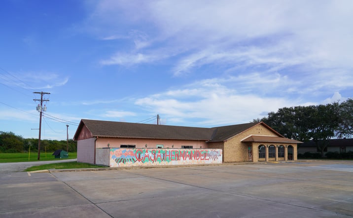 Pictures of Retail property located at 1006 West Loop, El Campo, TX 77437 for sales - image #1
