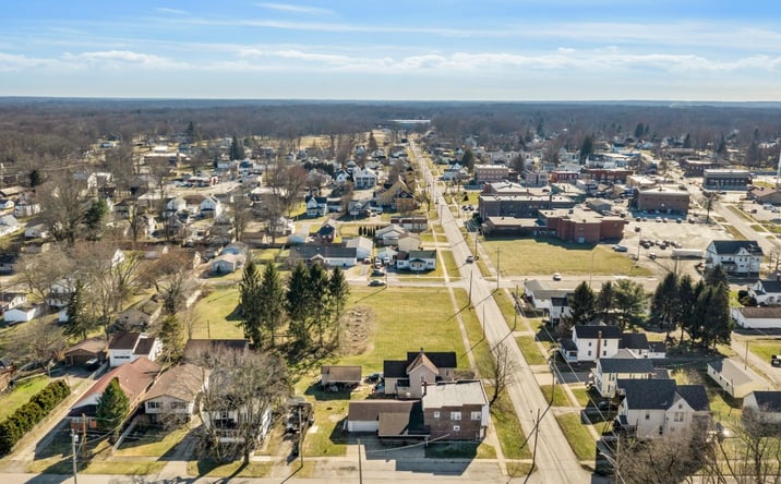 Pictures of Retail property located at 231 N Center St, Newton Falls, OH 44444 for sales - image #1