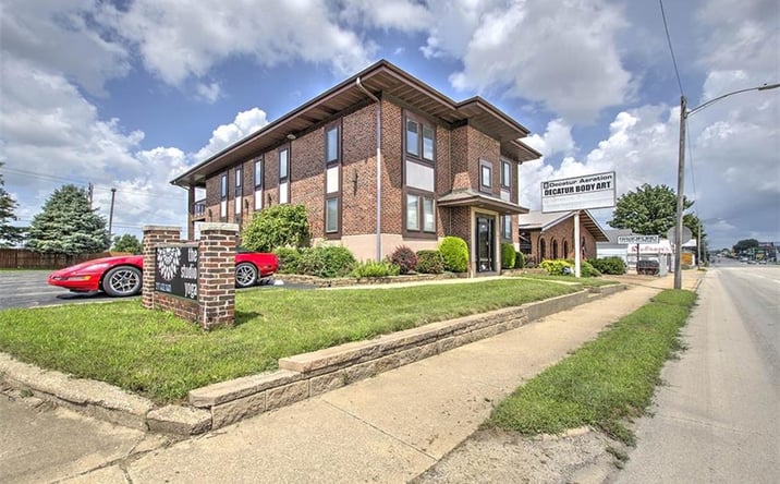 Pictures of Mixed Use, Office, Retail property located at 952 E Eldorado St, Decatur, IL 62521 for sales - image #1