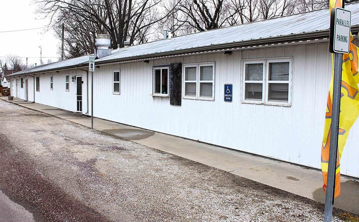 Pictures of Retail property located at 100 W KENNEY Street, Divernon, IL 62530 for sales - image #1