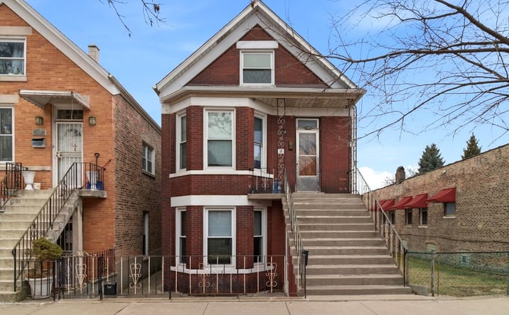 Pictures of Multifamily property located at 1633 W 38th Street, Chicago, IL 60609 for sales - image #1