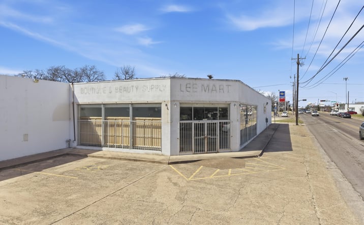 Pictures of Retail property located at 2404 N 18th St, Waco, TX 76708 for sales - image #1