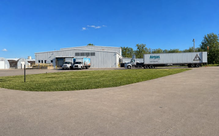 Pictures of Industrial property located at 2230 Stewart Rd, Muscatine, IA 52761 for sales - image #1