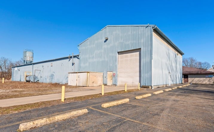Pictures of Industrial property located at 1929 Larchmont Ave NE, Warren, OH 44483 for sales - image #1