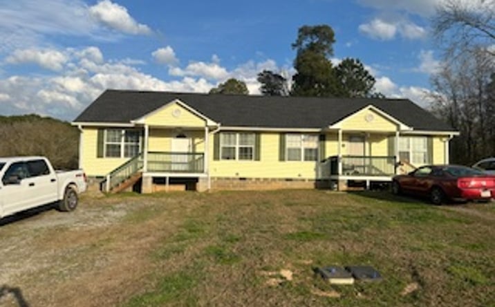 Pictures of Multifamily property located at 34,36,56, 58,62,64,68,70,94,96 Summerfield Rd, La Fayette, GA 30728 for sales - image #1
