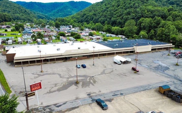 Pictures of Retail property located at 539 Valley Dr, Oceana, WV 24870 for sales - image #1