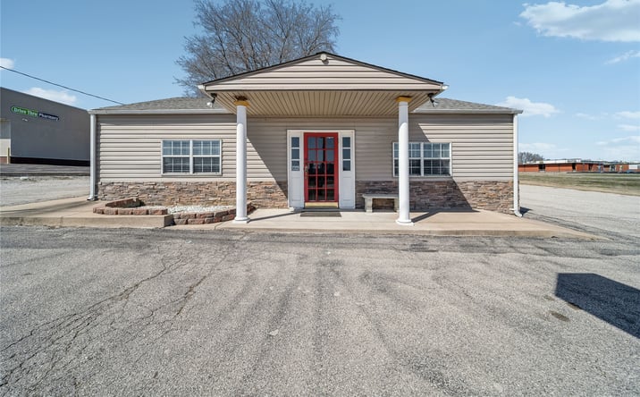Pictures of Business for Sale, Office, Special Purpose, Retail property located at 1830 N Highway 66 Route, Catoosa, OK 74015 for sales - image #1