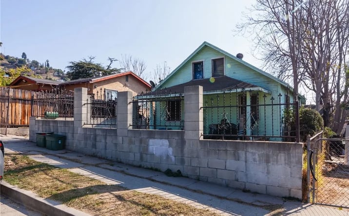 Pictures of Multifamily property located at 2908 Future Street, Los Angeles, CA 90065 for sales - image #1