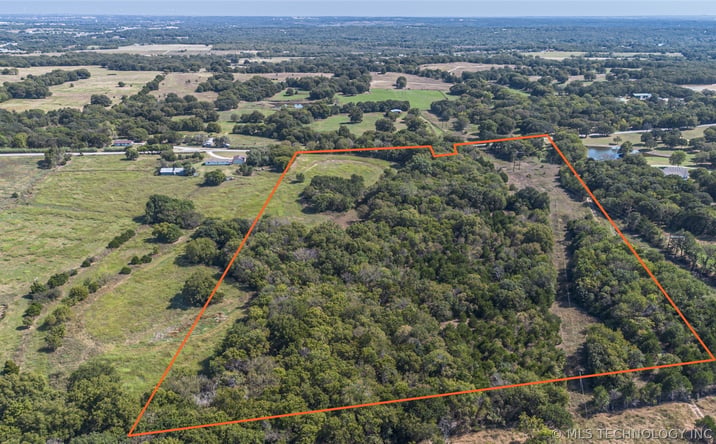Pictures of Land property located at Chickasaw Trail, Davis, OK 73030 for sales - image #1