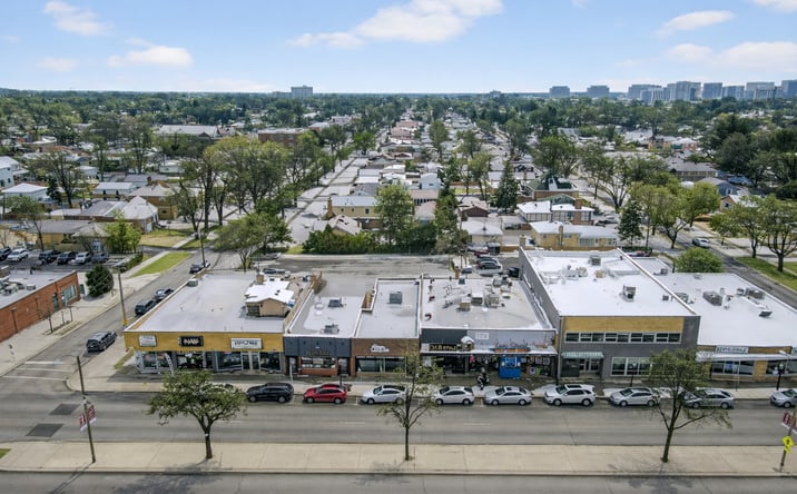 Pictures of Retail property located at 701 Devon Avenue, Park Ridge, IL 60068 for sales - image #1